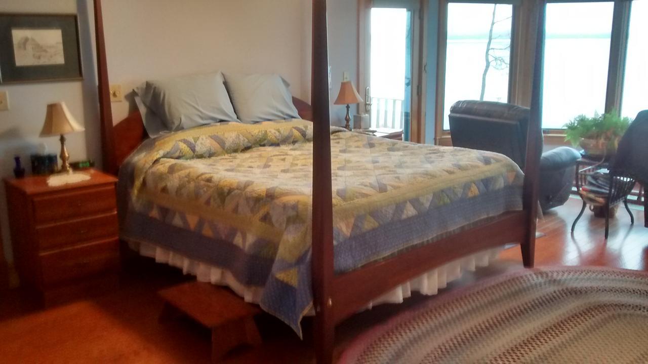 Wave Walker Bed And Breakfast Surry Екстериор снимка