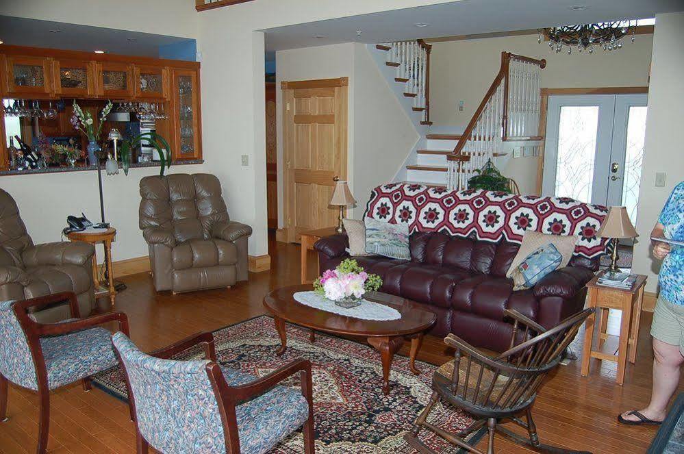 Wave Walker Bed And Breakfast Surry Екстериор снимка