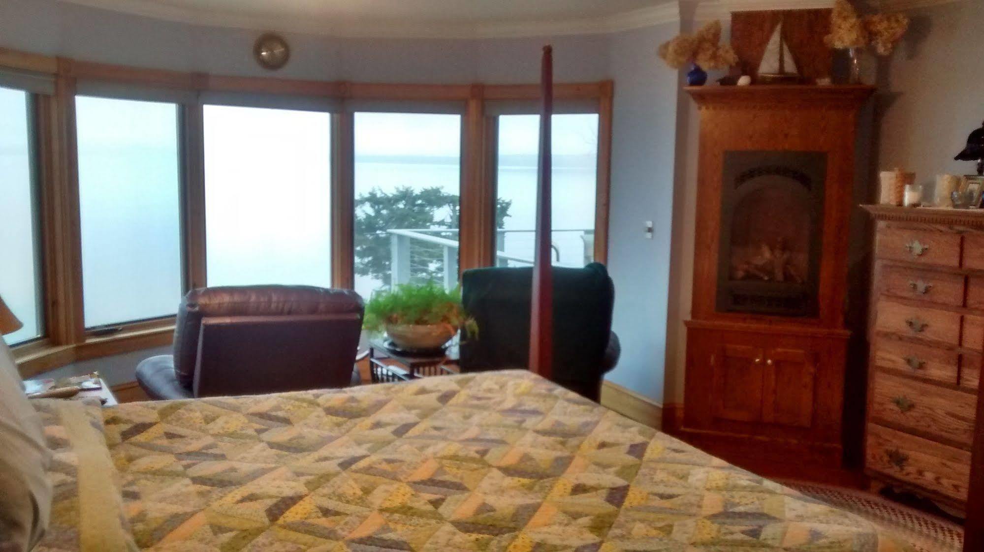 Wave Walker Bed And Breakfast Surry Екстериор снимка