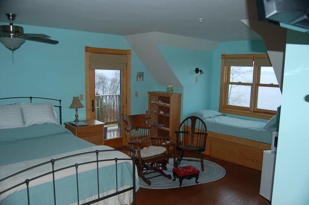 Wave Walker Bed And Breakfast Surry Екстериор снимка