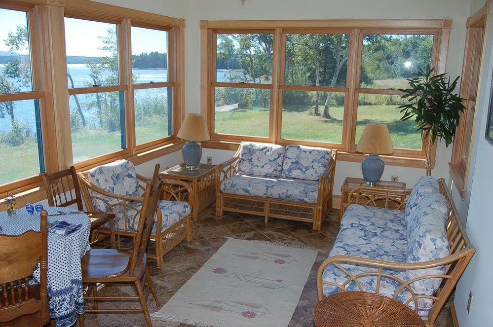 Wave Walker Bed And Breakfast Surry Екстериор снимка